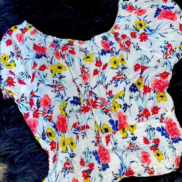 Off the shoulder shirt - Picture 1 of 1